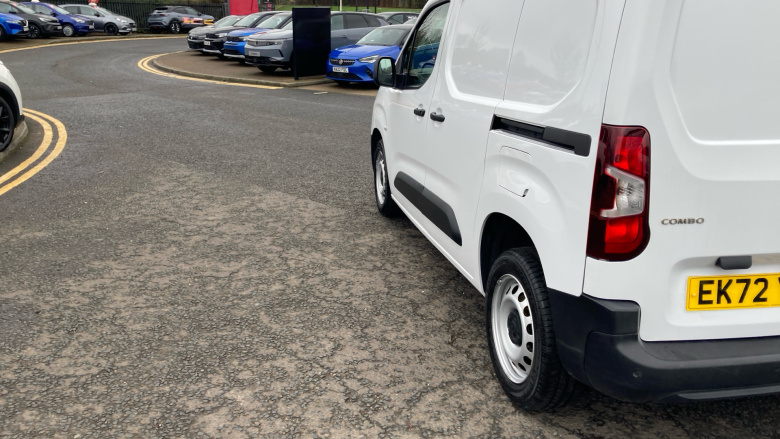 Vauxhall Combo Cargo Combo L1 Diesel 2300 1.5 Turbo D 100ps H1 Dynamic Van [6 Speed]